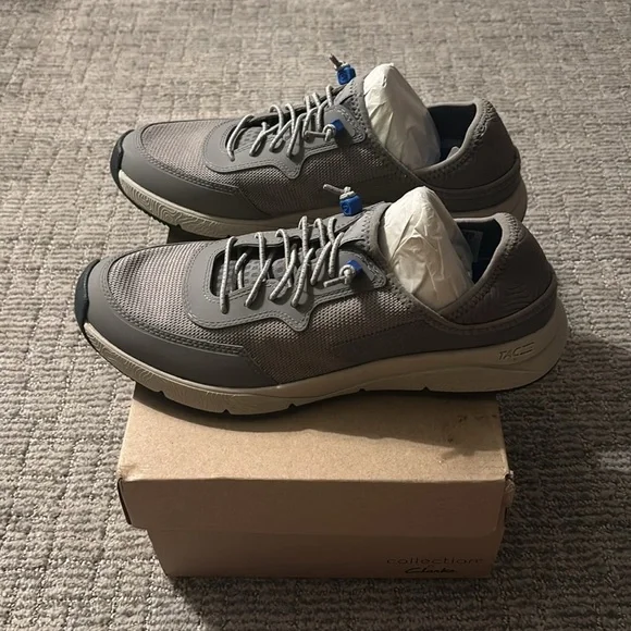 Clark’s Men’s Davis Low Grey Sneakers - Size 8.5